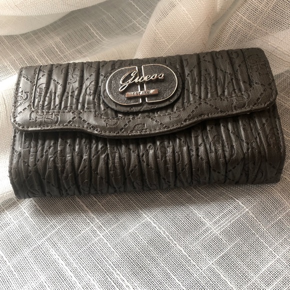 Guess Handbags - 💜3/$30 Guess Wallet with logo